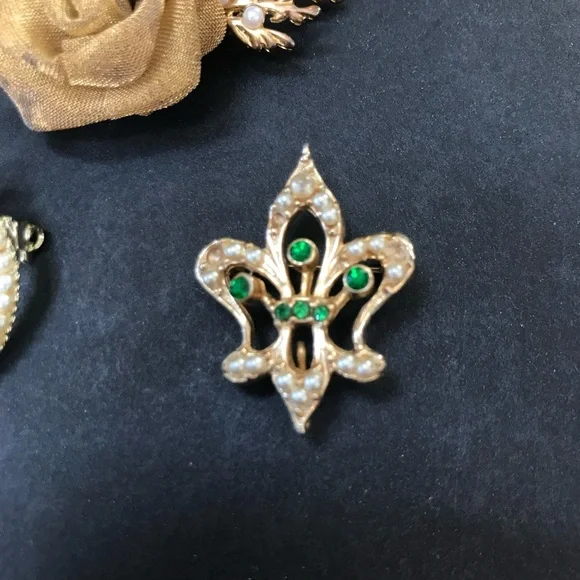 Lot of 3 Vintage Gold Tone Pins Brooch Mesh Rose Pearl Wreath Green Rhinestone - Picture 3 of 10